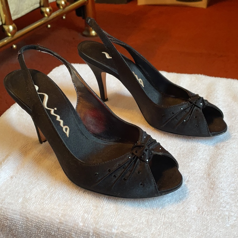 Black shoes by Nina - Picture 2 of 16